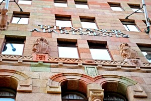 Beginning its life in the 1930’s as the Colonial Mutual Life (CML) building, the Manor Apartments is in almost every aspect, a true Brisbane local. Not only has it resided in the heart of Brisbane City for almost 100 years, but the colourful Benedict stone bricks that form its façade, were mined locally from the cliffs at Kangaroo Point, a popular Brisbane suburb.